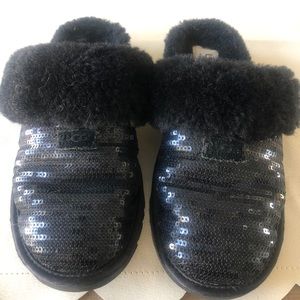 Ugg sequence slippers